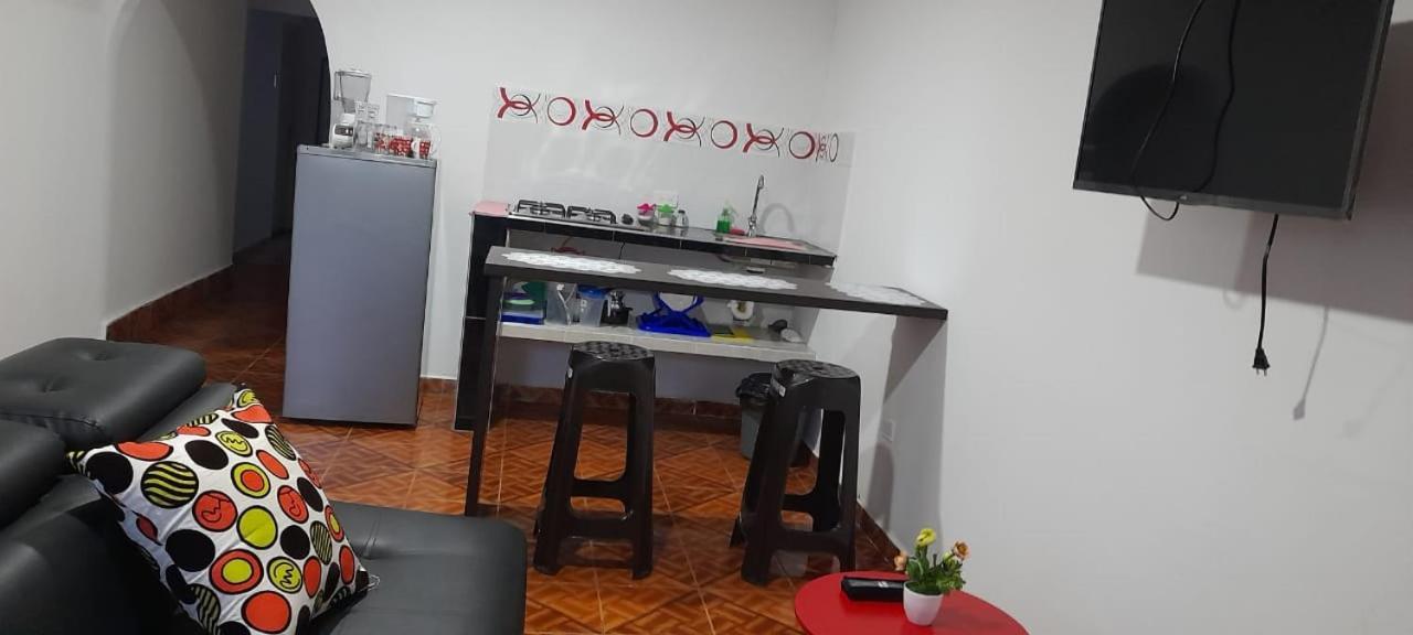 Apartaestudios El Jardin 2 Cali Quarto foto
